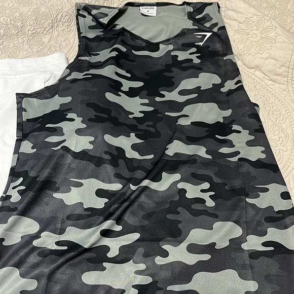 Men’s medium gymshark bundle 2 tops- t shirt and tank top new without tags - Picture 5 of 6